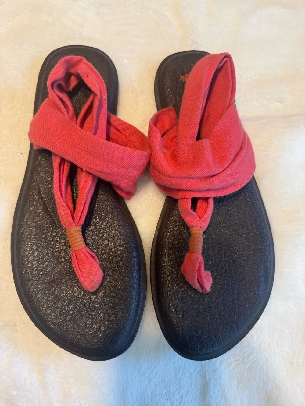 Sanuk Women’s Pink Wrap-Style Comfort yoga  Sandals